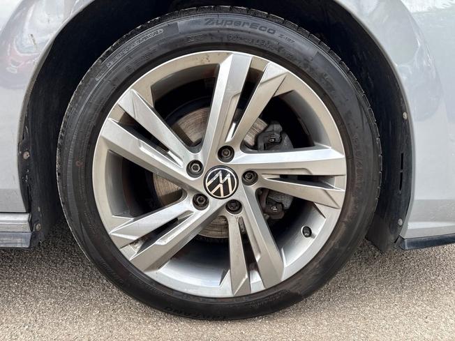 VOLKSWAGEN Golf Photo 5
