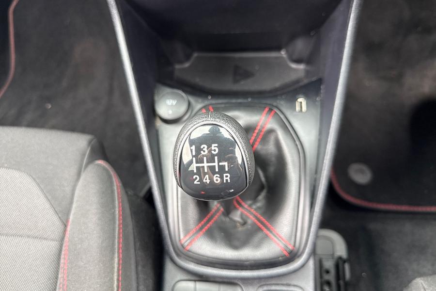 Ford FIESTA Photo autoimg-110396d3ff3861b57b7c2ec9e5892372bfd34a5b.jpg