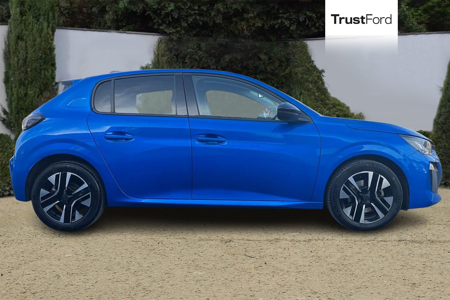 Peugeot 208 Photo 2