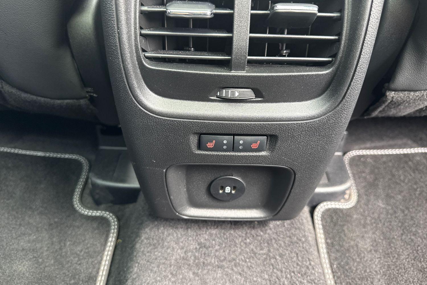 Ford KUGA Photo 38