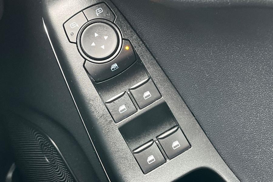 Ford FIESTA Photo autoimg-110b06282e53d7f2087212cd83e7ef253b2b3f1b.jpg
