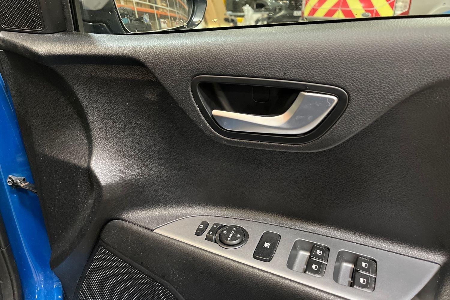 Kia STONIC Photo 24