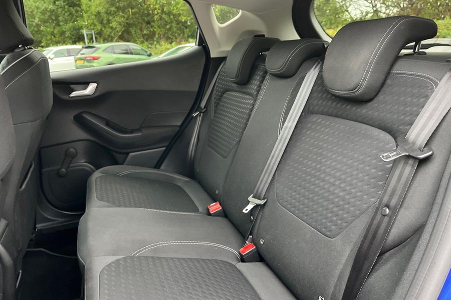 Ford Fiesta Photo autoimg-110e18a16a4207f808e8dcb82ad65ff334678f56.jpg