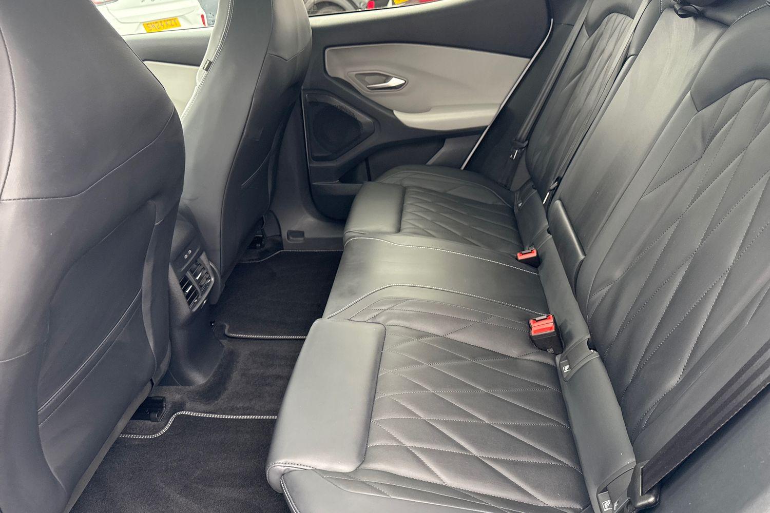 Ford Explorer Photo 19