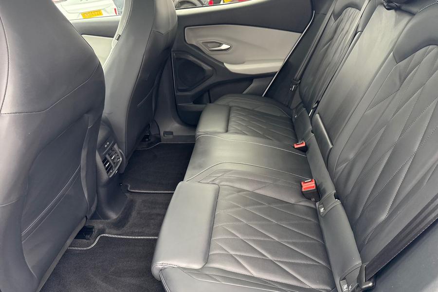 Ford Explorer Photo autoimg-110e93be15b91378090e5036f197d55e00044d38.jpg