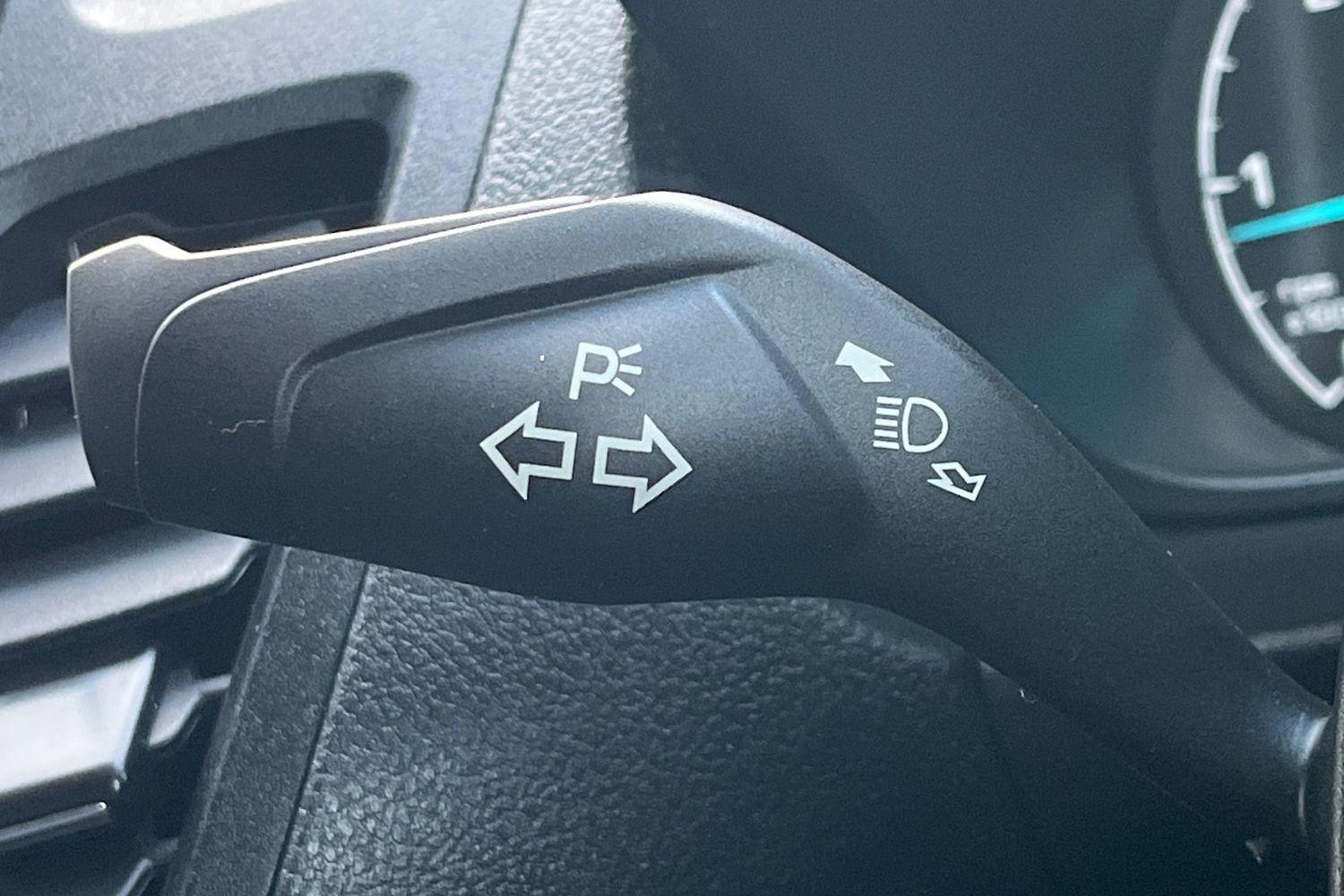 Ford TRANSIT CONNECT Photo 26