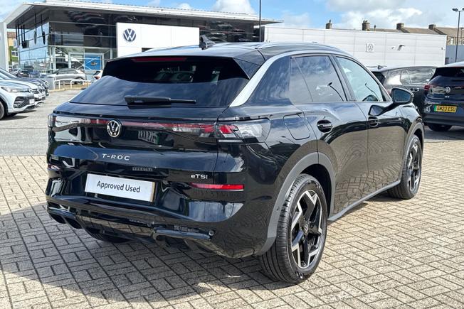 VOLKSWAGEN T-Roc Photo 31