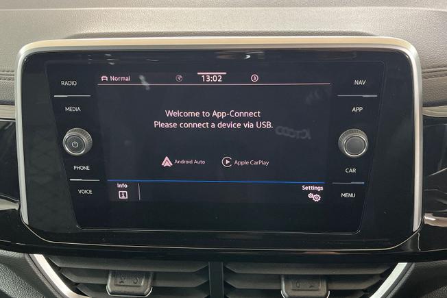 VOLKSWAGEN T-Roc Photo 23
