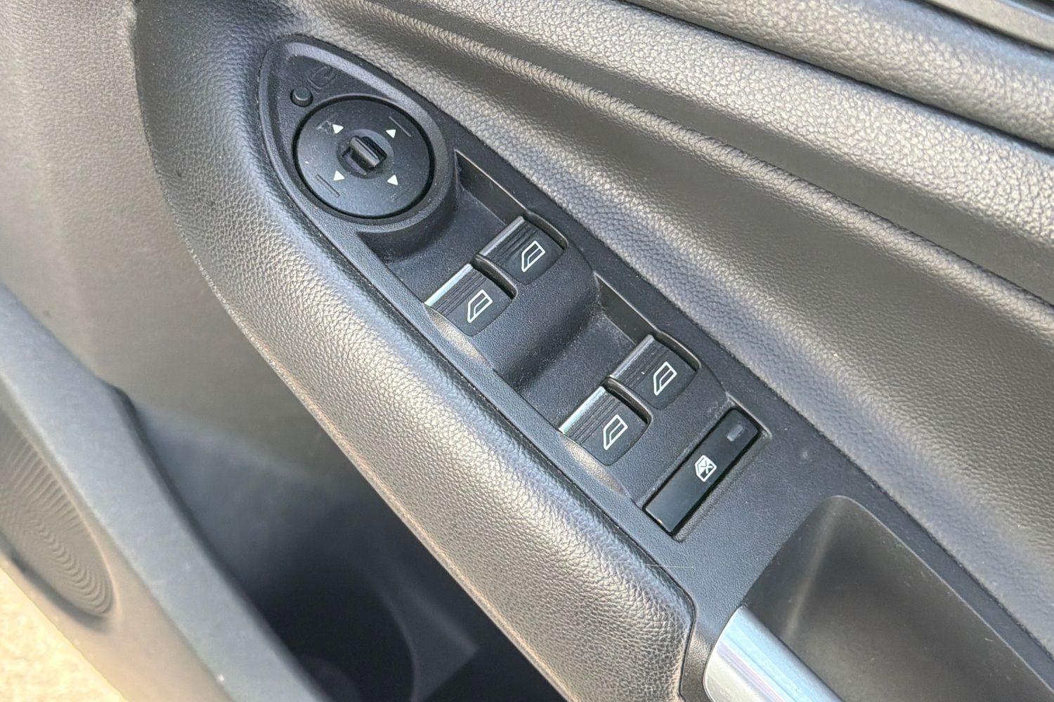 Ford KUGA Photo 15