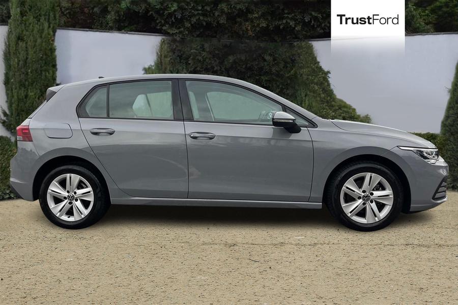 Volkswagen Golf Photo autoimg-111b5068b32cd90201d59100f6b6e429affb0425.jpg