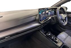 VOLKSWAGEN Golf Photo 2