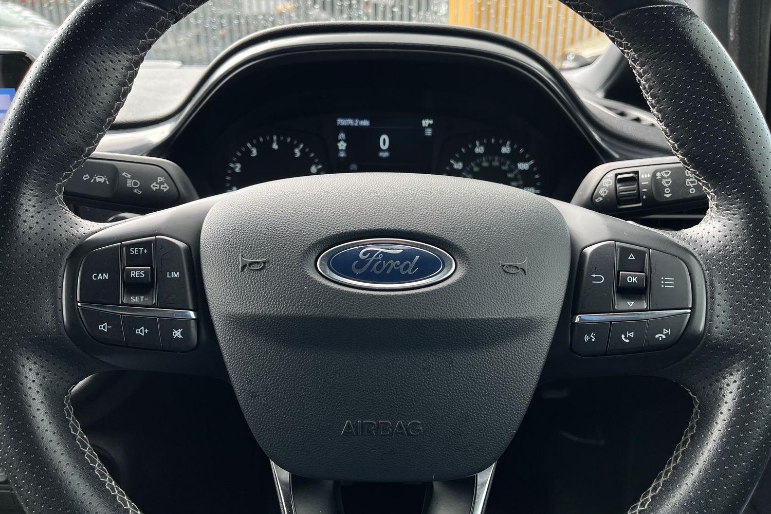 Ford FIESTA Photo 11
