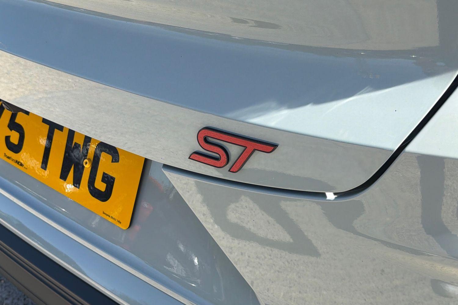 Ford Puma Photo 26