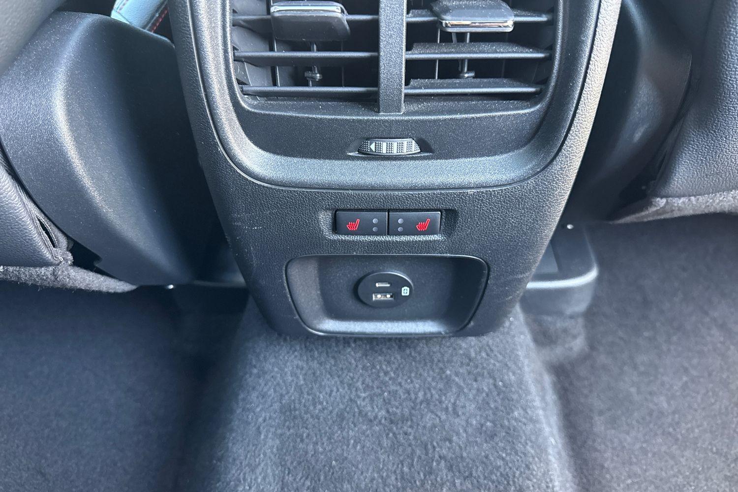 Ford KUGA Photo 37