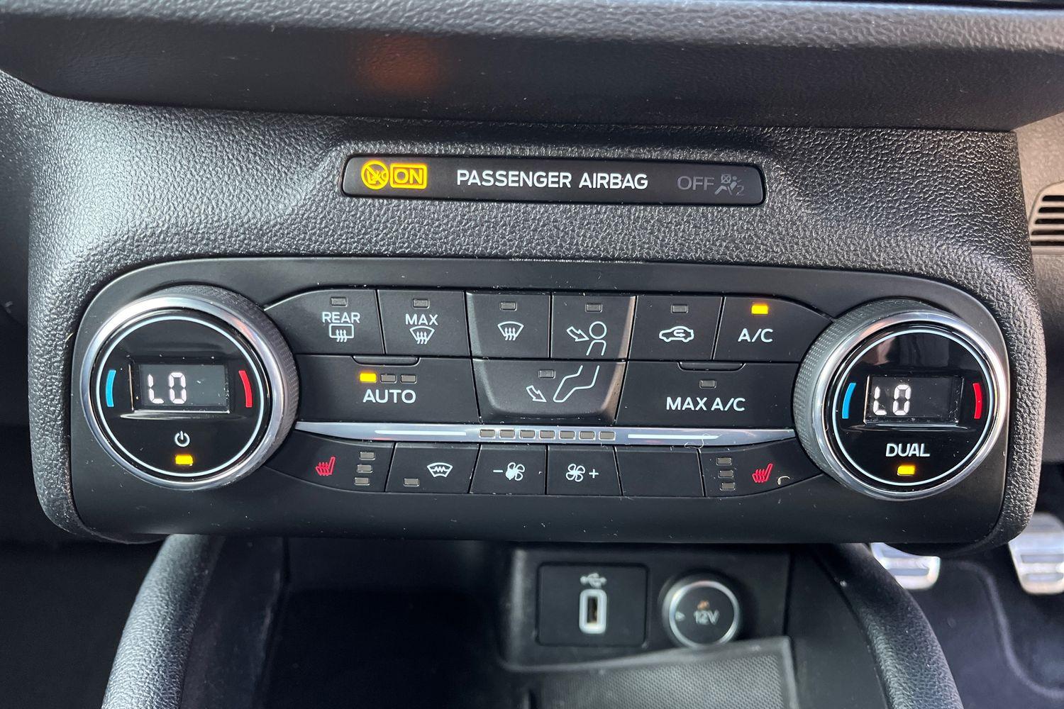 Ford FOCUS Photo 35