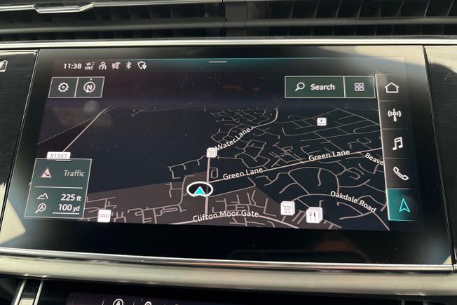 AUDI Q8 Photo 14