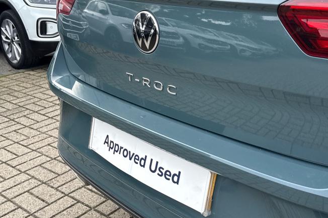 VOLKSWAGEN T-Roc Photo 25