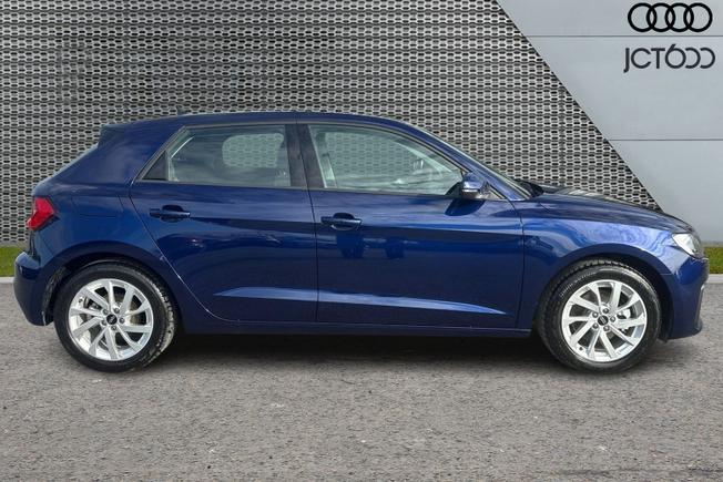 AUDI  A1 Sportback Photo 4