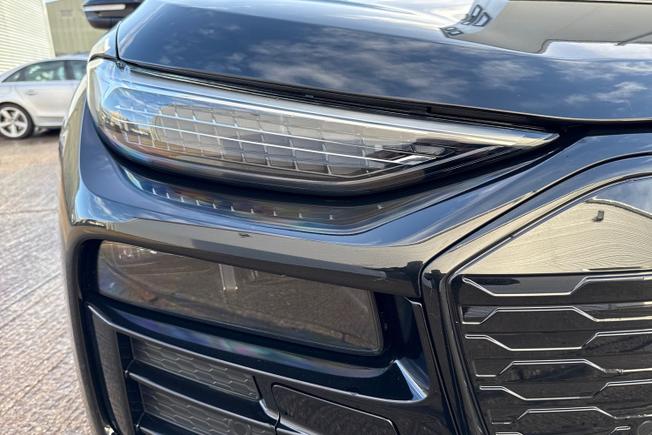 AUDI Q6 e-tron Photo 20