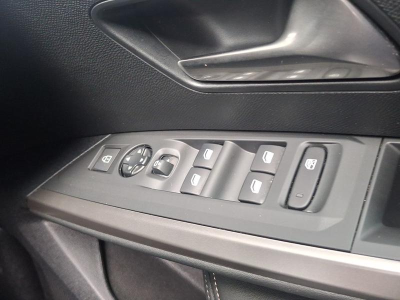 Used Peugeot 3008 KK25HWB 24