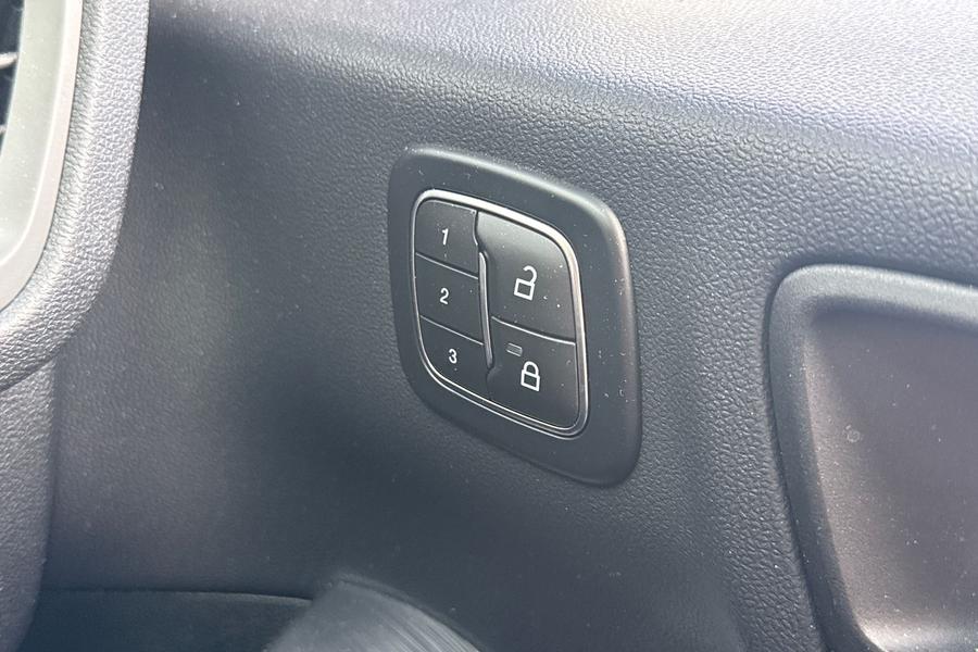 Ford KUGA Photo autoimg-113a7b07ac71f31f0f1c4f3b7547d903c1f0d609.jpg