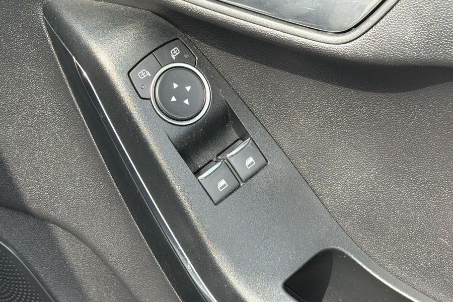 Ford FIESTA Photo autoimg-113faadf21edc24826540651586eb9c9beacaa32.jpg