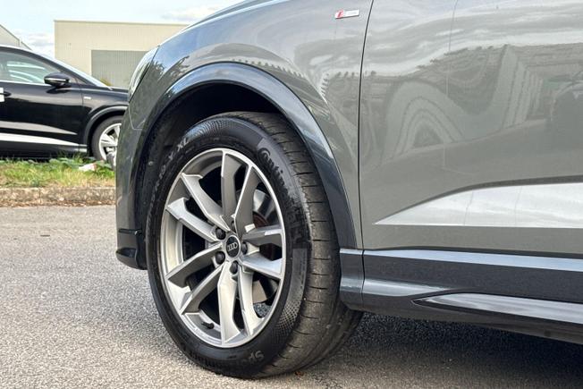 AUDI Q3 Photo 23