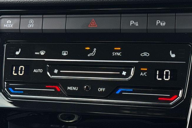 VOLKSWAGEN T-Roc Photo 24