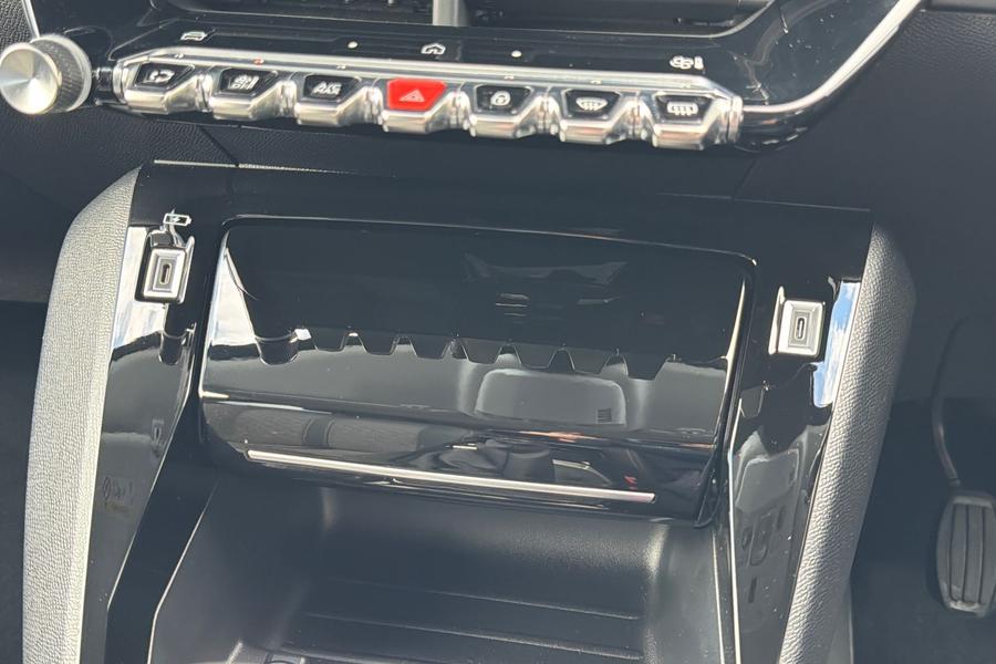 Peugeot 208 Photo autoimg-1141b96dc36e6b165419c1e23c0815d5cc68dcf3.jpg