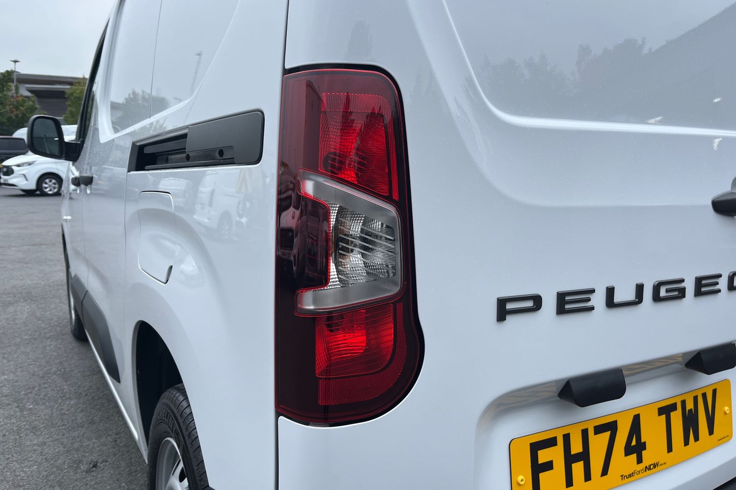 Peugeot PARTNER Photo 39