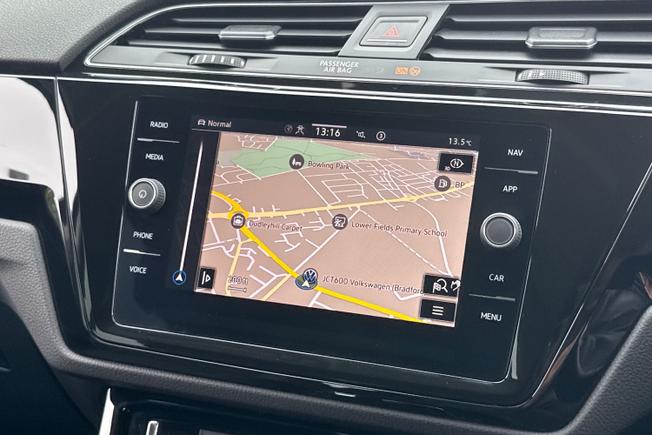 VOLKSWAGEN Touran Photo 14