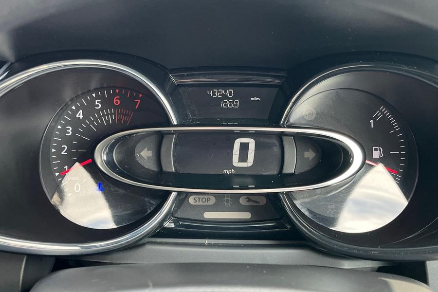 Renault CLIO Photo autoimg-11468de9750097efe3f1af585b7b81ae9ba2f2bd.jpg