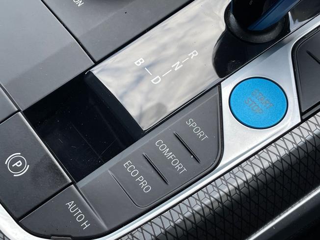 BMW I4 Photo 32