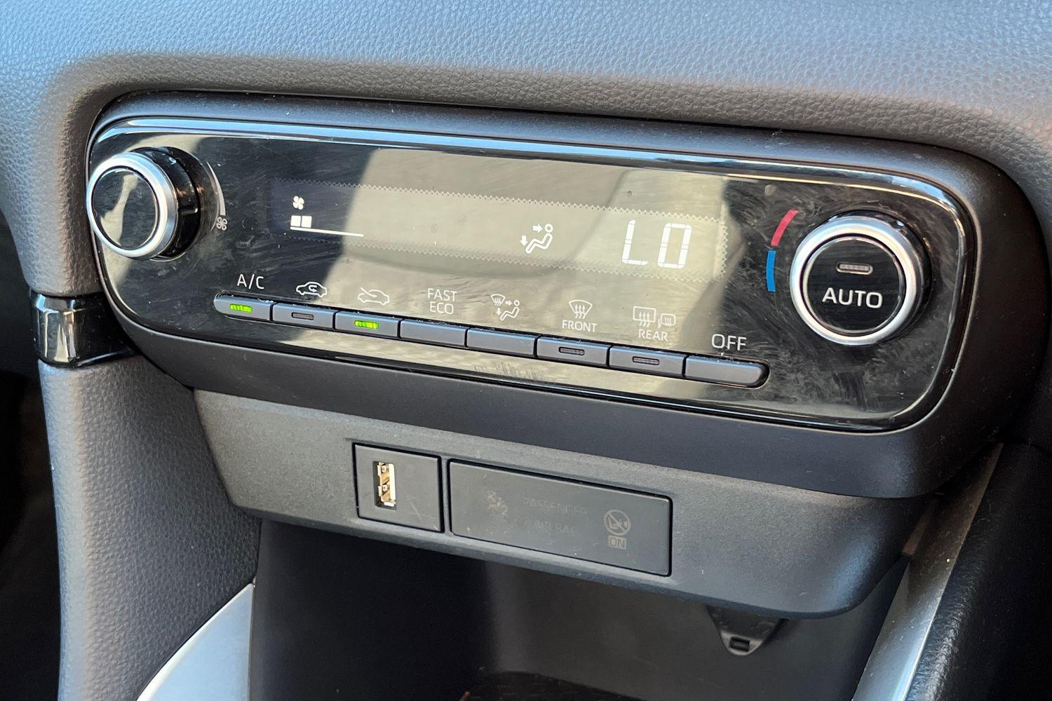 Toyota YARIS Photo 26