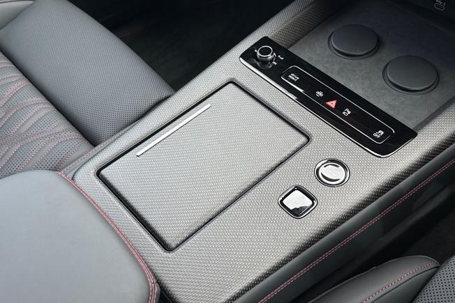 AUDI Q7 Photo 49