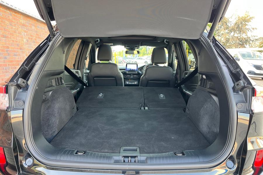 Ford Kuga Photo autoimg-11544b379365577e6e08971405006c5b48df3df9.jpg