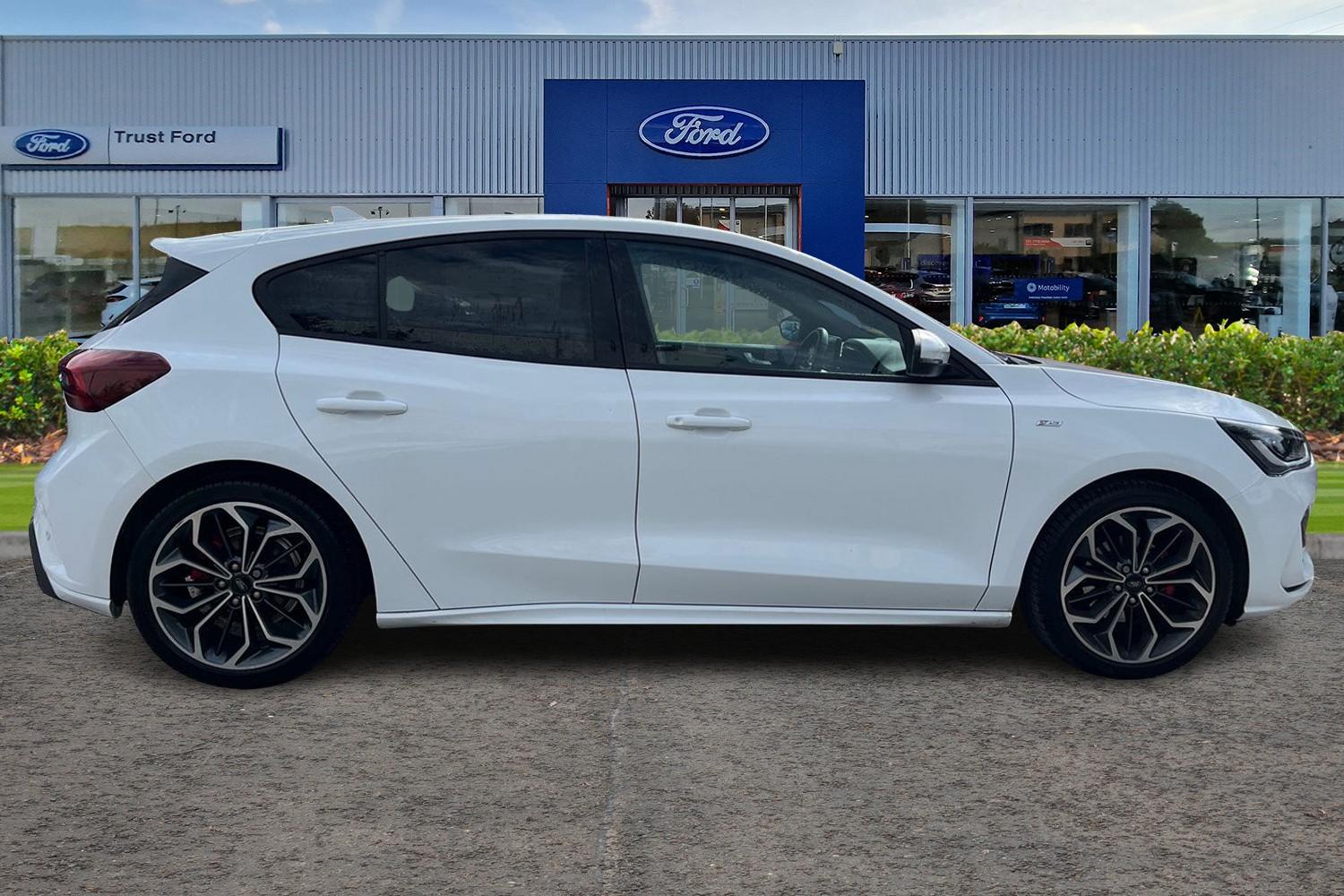 Ford FOCUS Photo 2