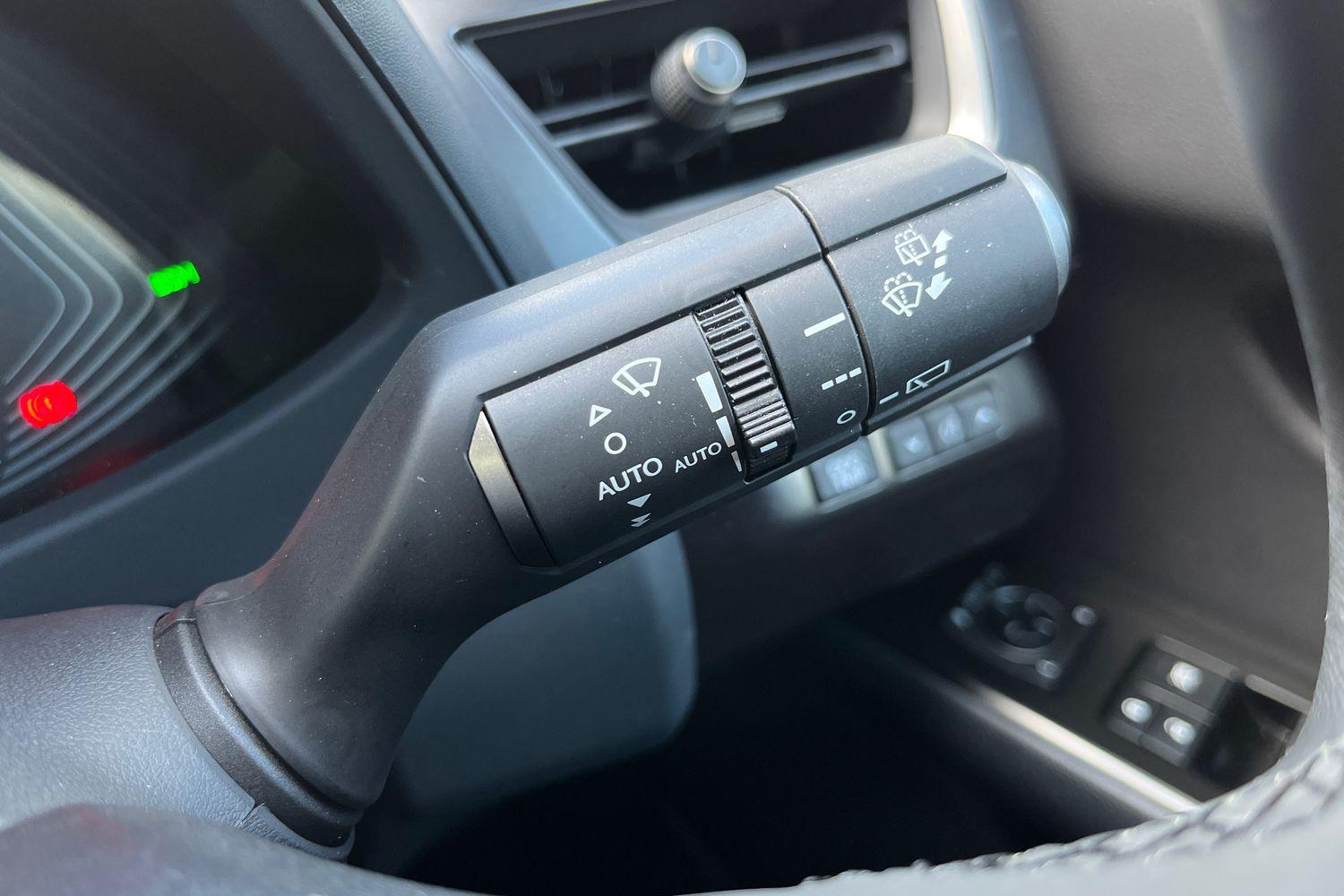 Lexus UX Photo 14
