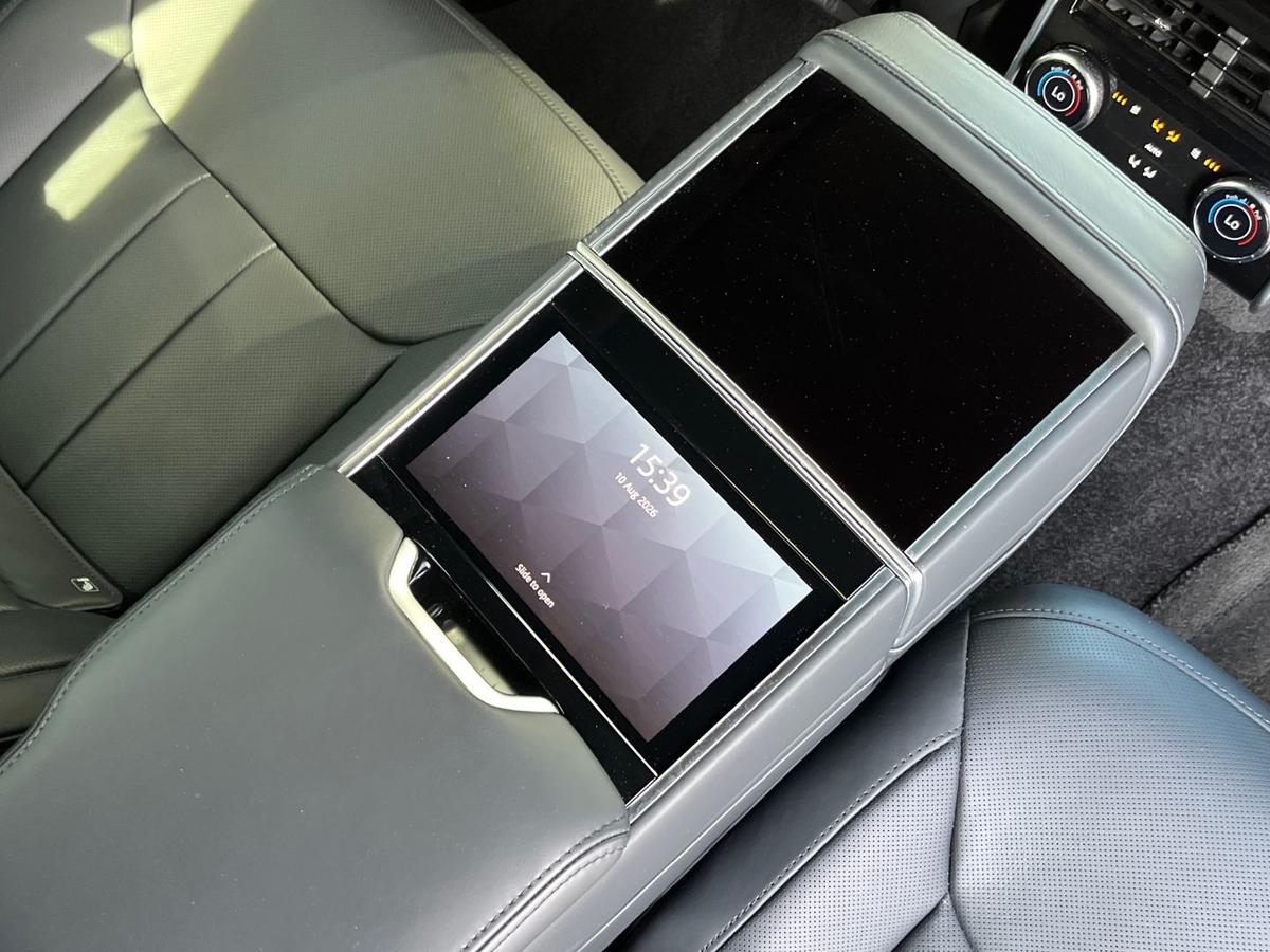 Land Rover Range Rover Photo autoimg-115df07d49572e281c11808dce504e82c56811b9.jpg