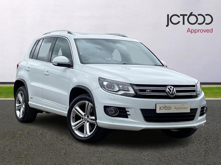 Used 2015 VOLKSWAGEN Tiguan 2.0 TDi BlueMotion Tech SE 177 5dr DSG White at JCT600