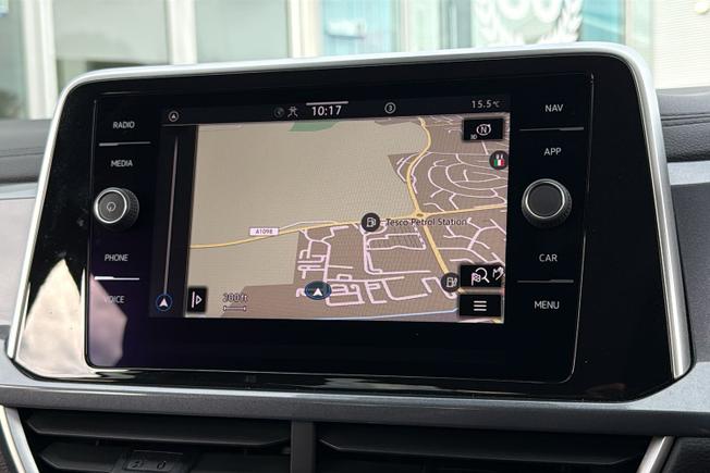 VOLKSWAGEN T-Roc Photo 14
