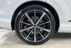 AUDI Q7 Photo 5