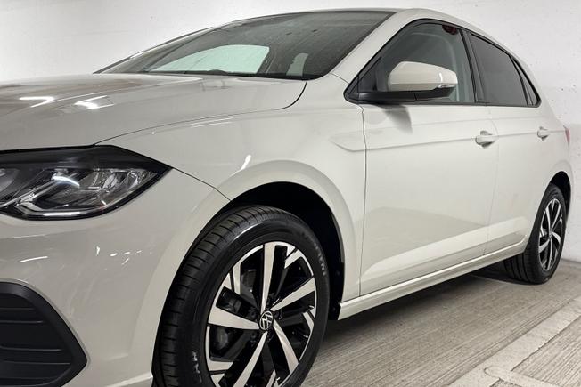 VOLKSWAGEN Polo Photo 30