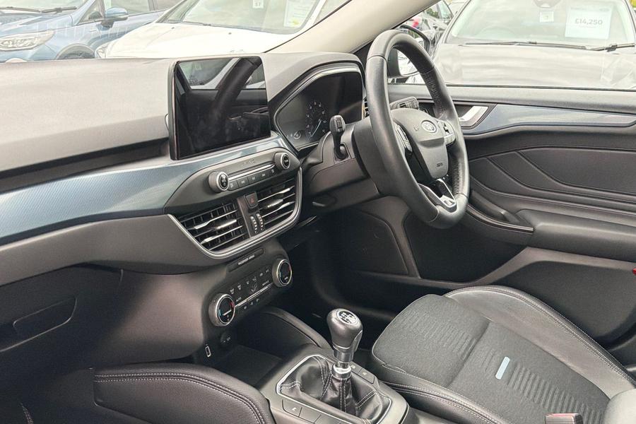 Ford FOCUS Photo autoimg-116b8d9620ce6c76c80b7551af888b3ea08e3f93.jpg
