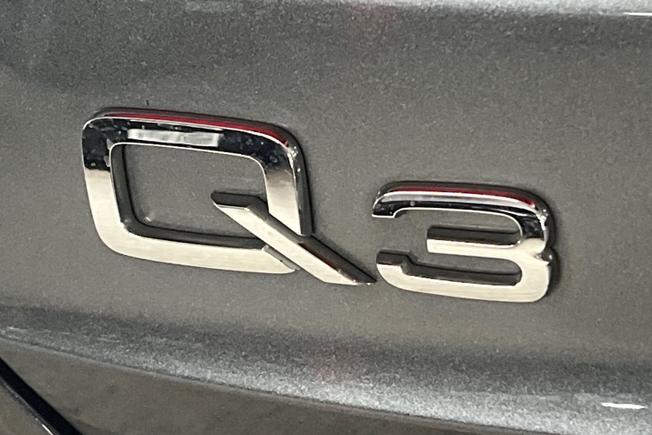 AUDI Q3 Photo 27