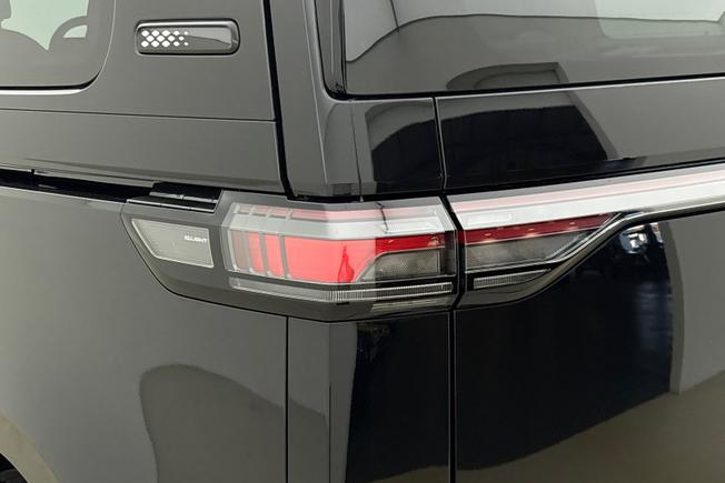 VOLKSWAGEN ID. Buzz Photo 18