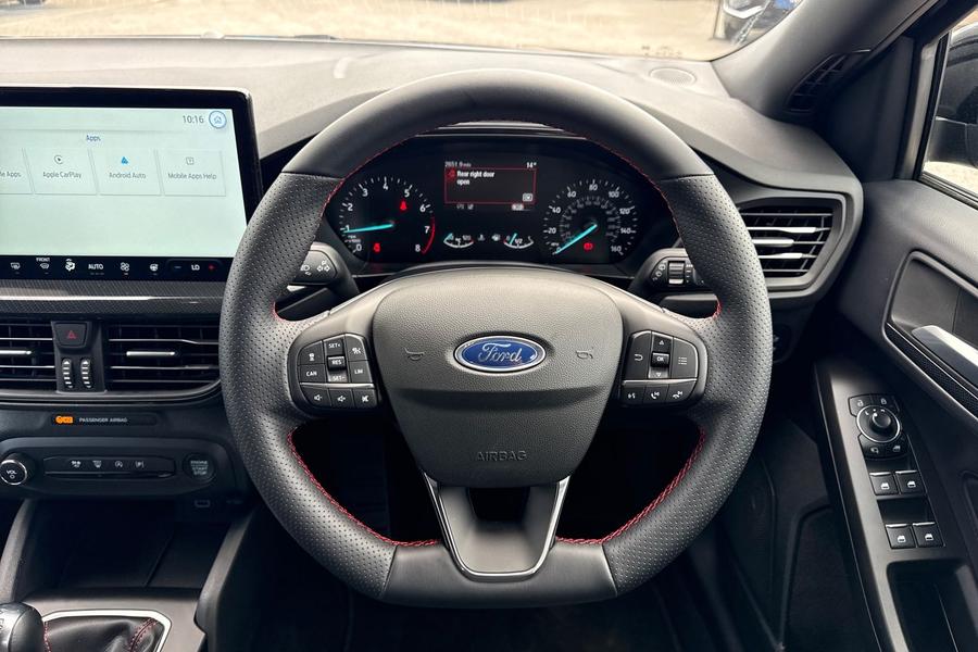 Ford FOCUS Photo autoimg-1171d2dbaa517bf834c9a0e2863392282af6cd98.jpg