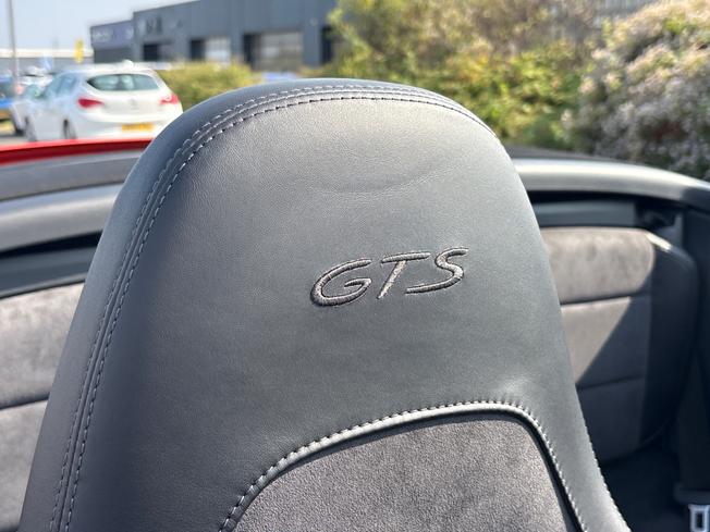 PORSCHE 911 Photo 23