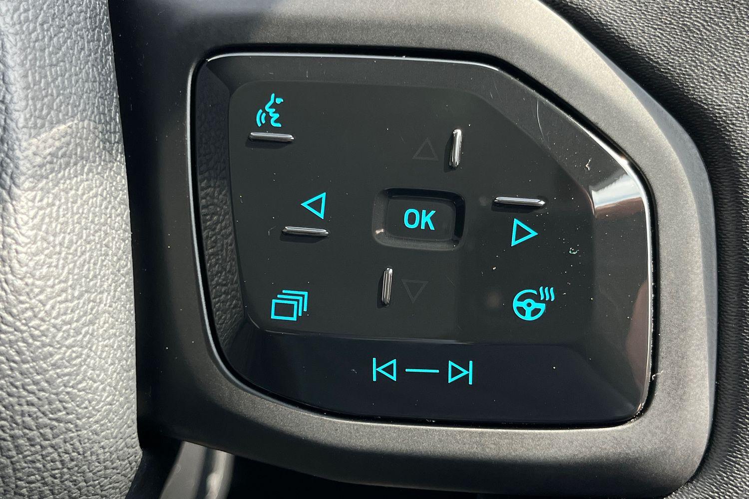 Ford EXPLORER Photo 23