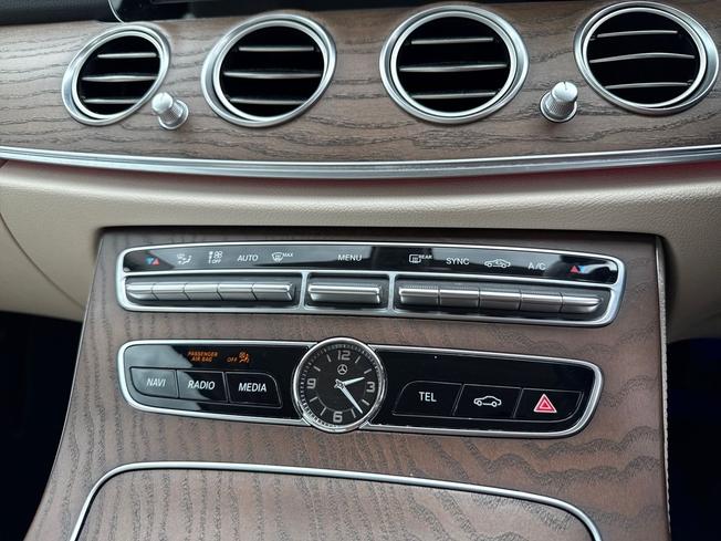 MERCEDES-BENZ E Class Photo 33